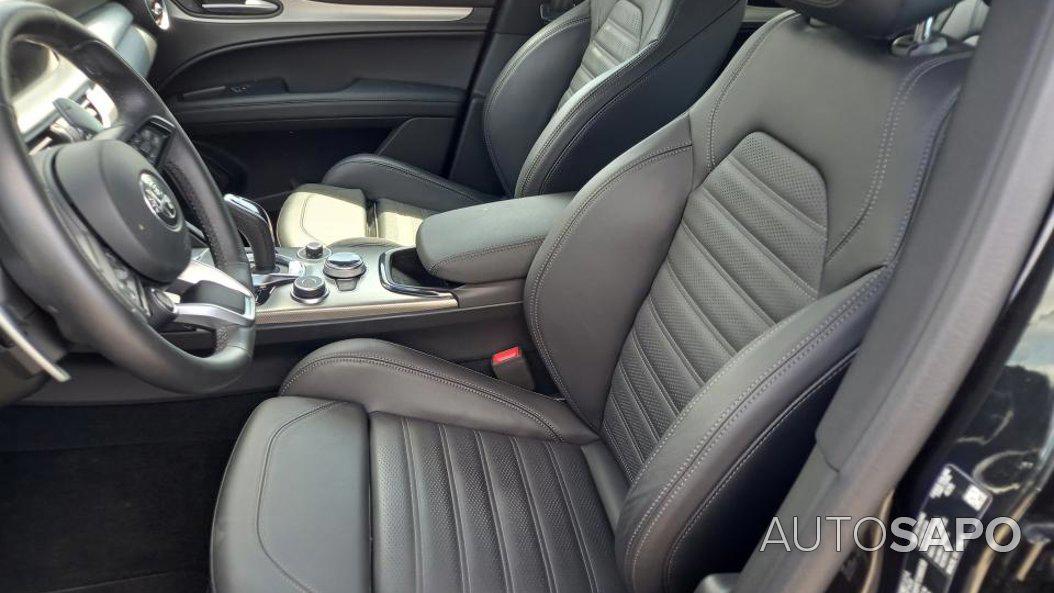 Alfa Romeo Stelvio 2.0 T Sprint Q4 AT8 de 2025
