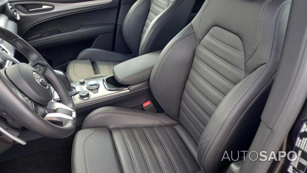 Alfa Romeo Stelvio 2.0 T Sprint Q4 AT8 de 2025