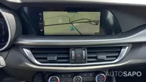 Alfa Romeo Stelvio 2.0 T Sprint Q4 AT8 de 2025