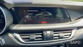 Alfa Romeo Stelvio 2.0 T Sprint Q4 AT8 de 2025