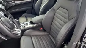 Alfa Romeo Stelvio 2.0 T Sprint Q4 AT8 de 2025