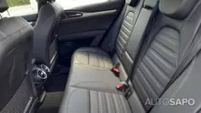 Alfa Romeo Stelvio 2.0 T Sprint Q4 AT8 de 2025