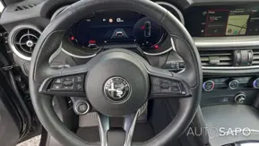 Alfa Romeo Stelvio 2.0 T Sprint Q4 AT8 de 2025
