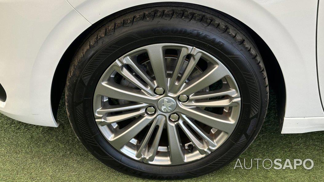 Peugeot 208 1.2 PureTech Allure de 2018