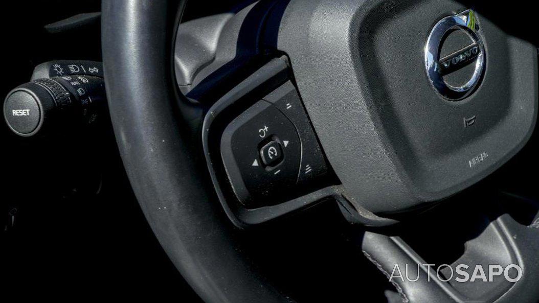 Volvo XC40 1.5 T2 Momentum Core de 2021