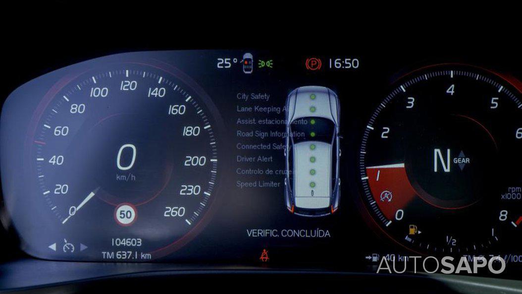 Volvo XC40 1.5 T2 Momentum Core de 2021