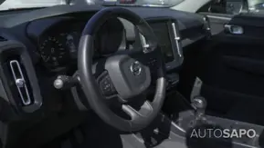 Volvo XC40 1.5 T2 Momentum Core de 2021
