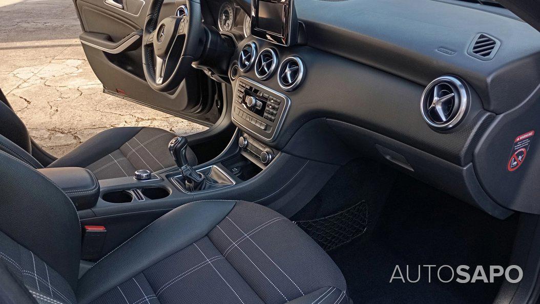 Mercedes-Benz Classe A 180 Avantgarde BlueEfficiency de 2014