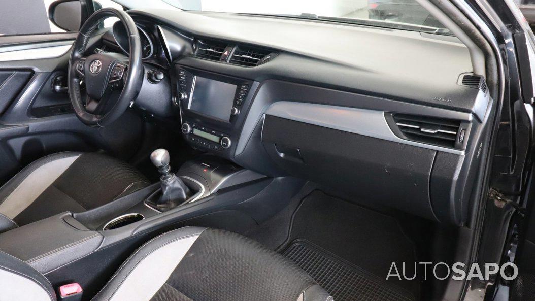 Toyota Avensis de 2016