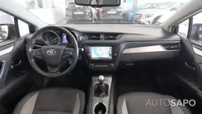 Toyota Avensis de 2016