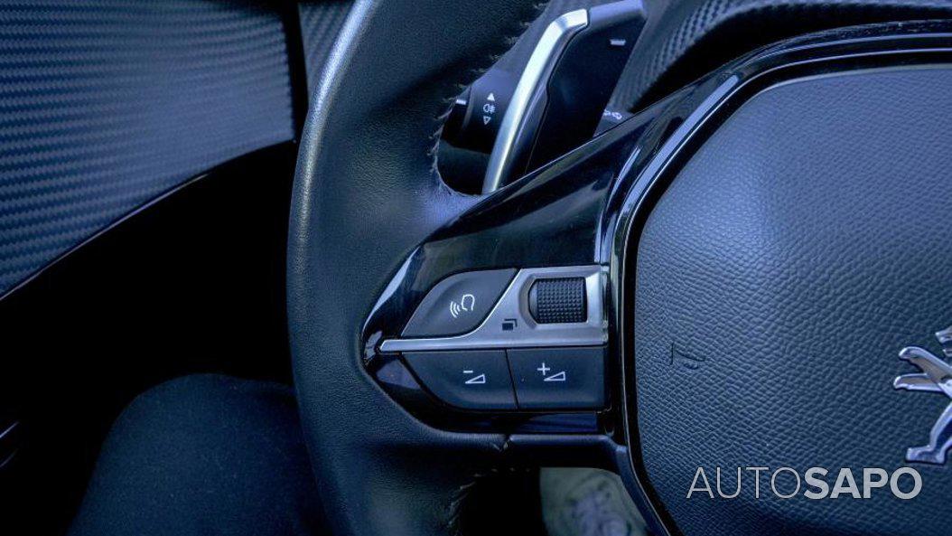 Peugeot 208 1.2 PureTech Allure Pack EAT8 de 2022
