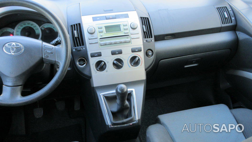 Toyota Verso 2.0 D-4D Comfort de 2004