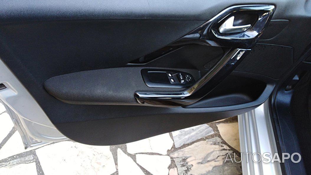 Peugeot 208 1.2 PureTech Style de 2013