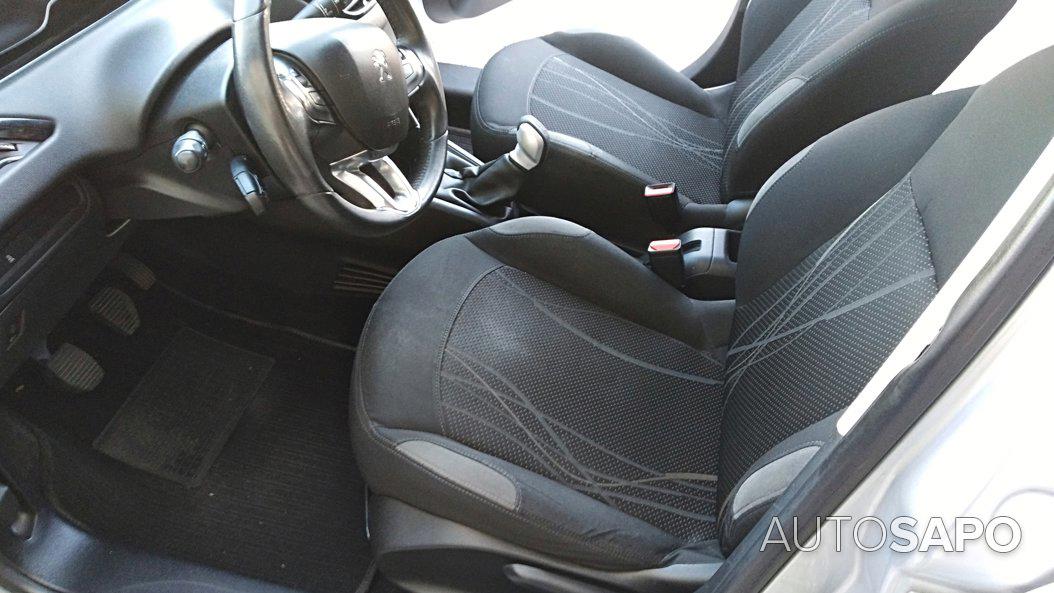 Peugeot 208 1.2 PureTech Style de 2013