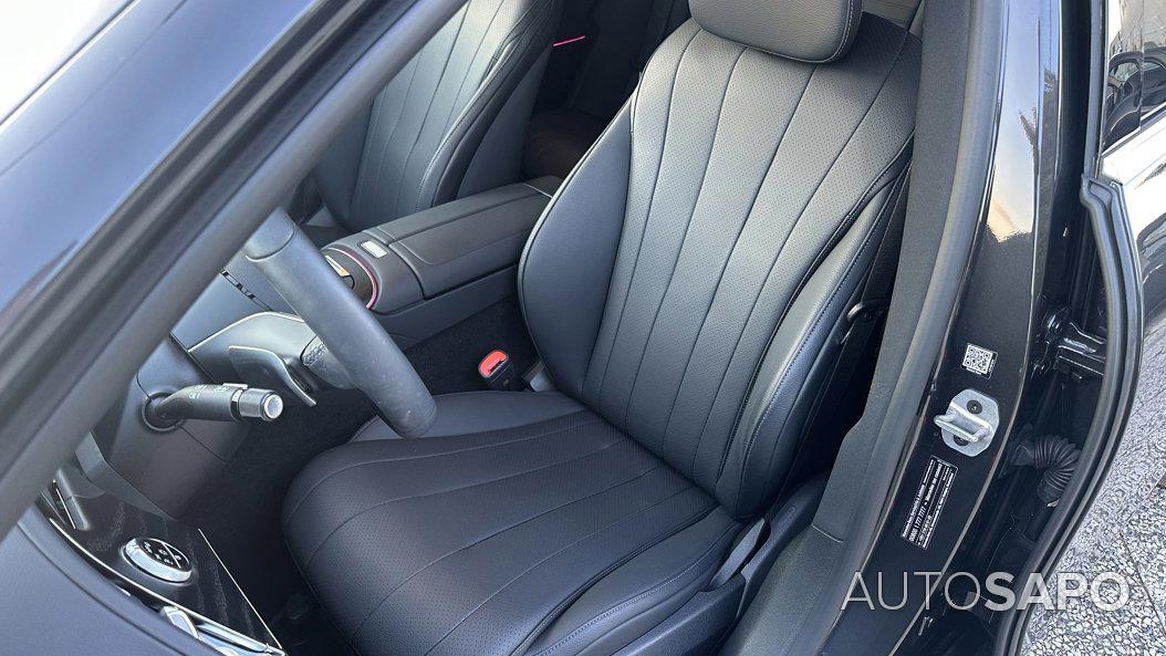 Mercedes-Benz Classe E 300 e Avantgarde de 2024
