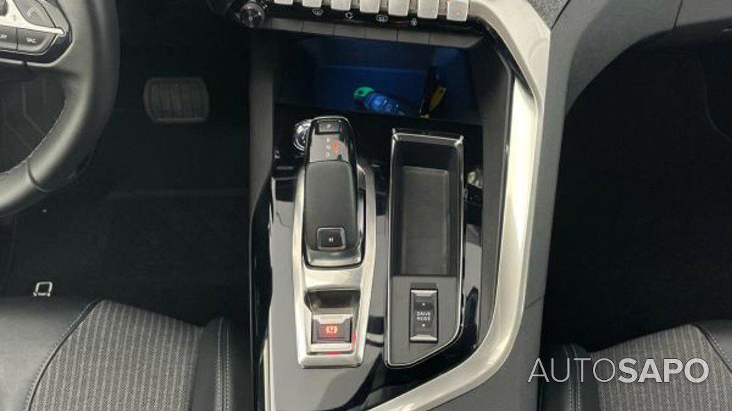 Peugeot 3008 1.2 PureTech Allure de 2021