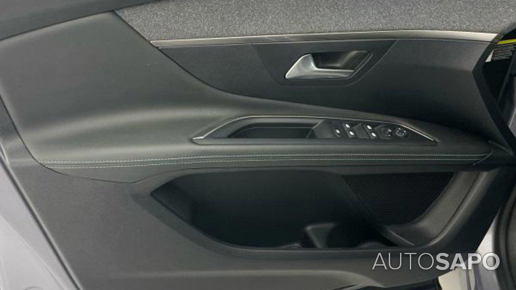 Peugeot 3008 1.2 PureTech Allure de 2021