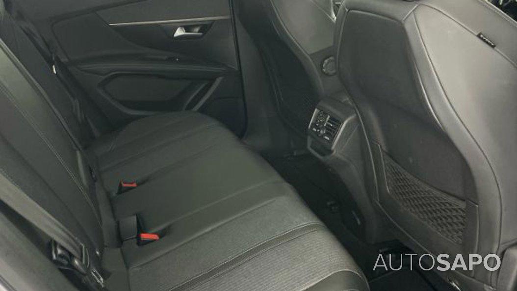 Peugeot 3008 1.2 PureTech Allure de 2021