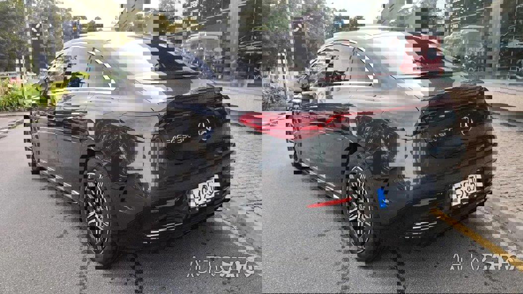 Mercedes-Benz EQE de 2024