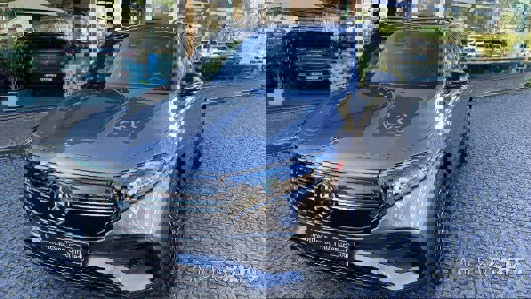 Mercedes-Benz EQB de 2024