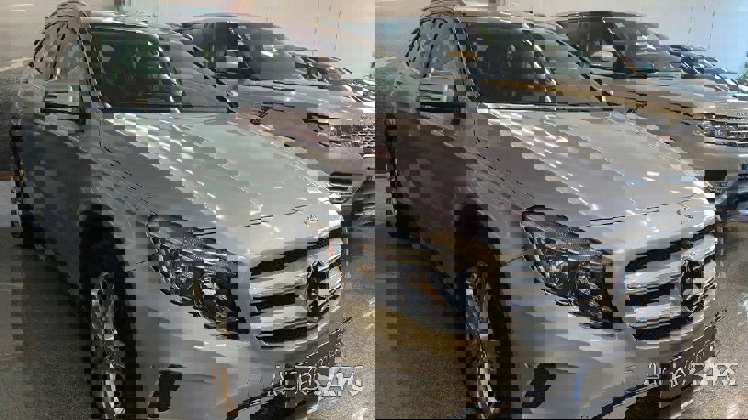 Mercedes-Benz Classe GLA 200 CDi Urban de 2014
