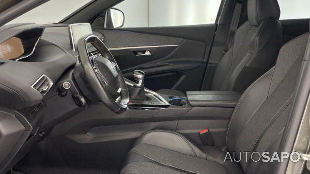 Peugeot 3008 1.2 PureTech Allure de 2018