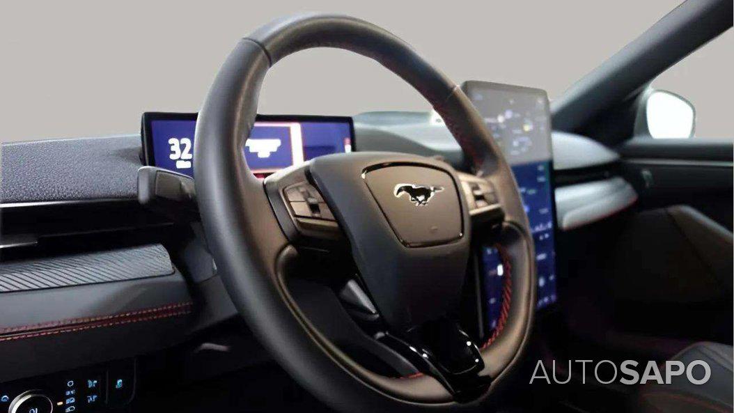 Ford Mustang Mach-E AWD de 2022