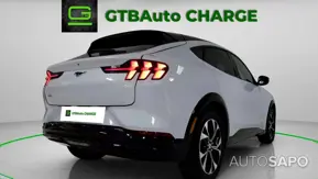 Ford Mustang Mach-E AWD de 2022