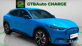 Ford Mustang Mach-E AWD de 2022