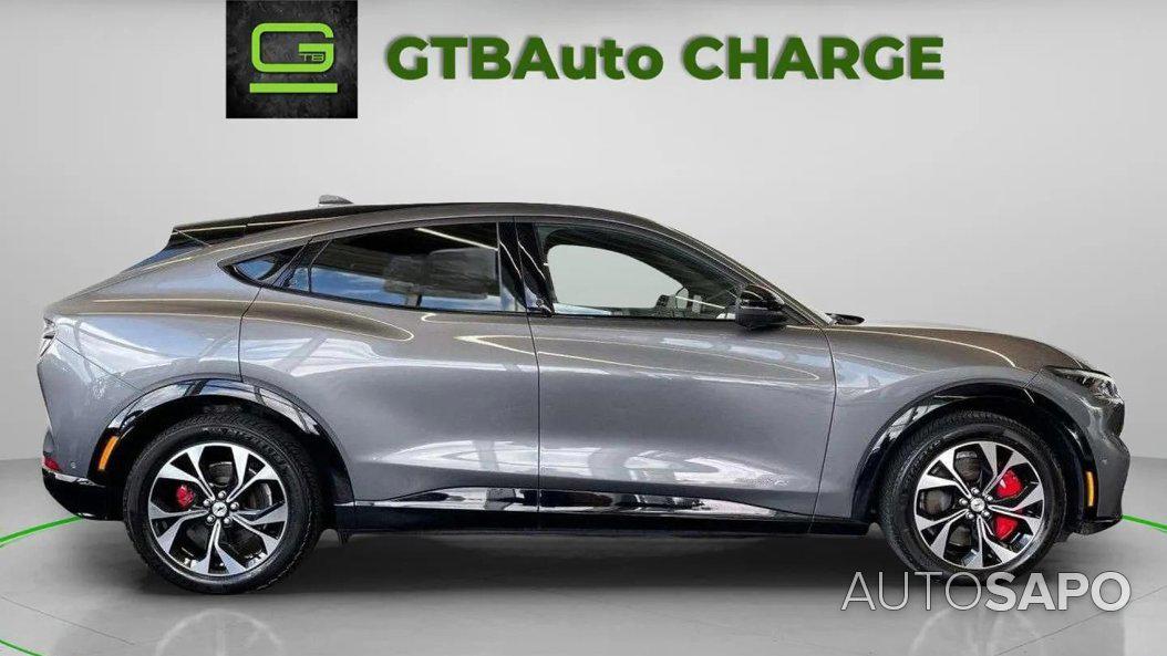 Ford Mustang Mach-E AWD de 2021