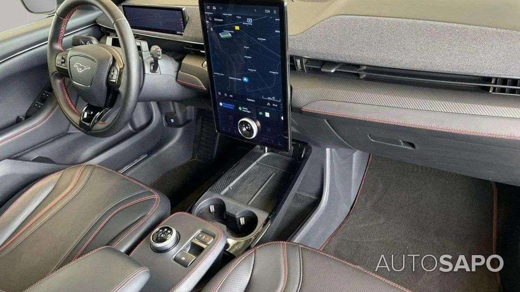 Ford Mustang Mach-E AWD de 2021