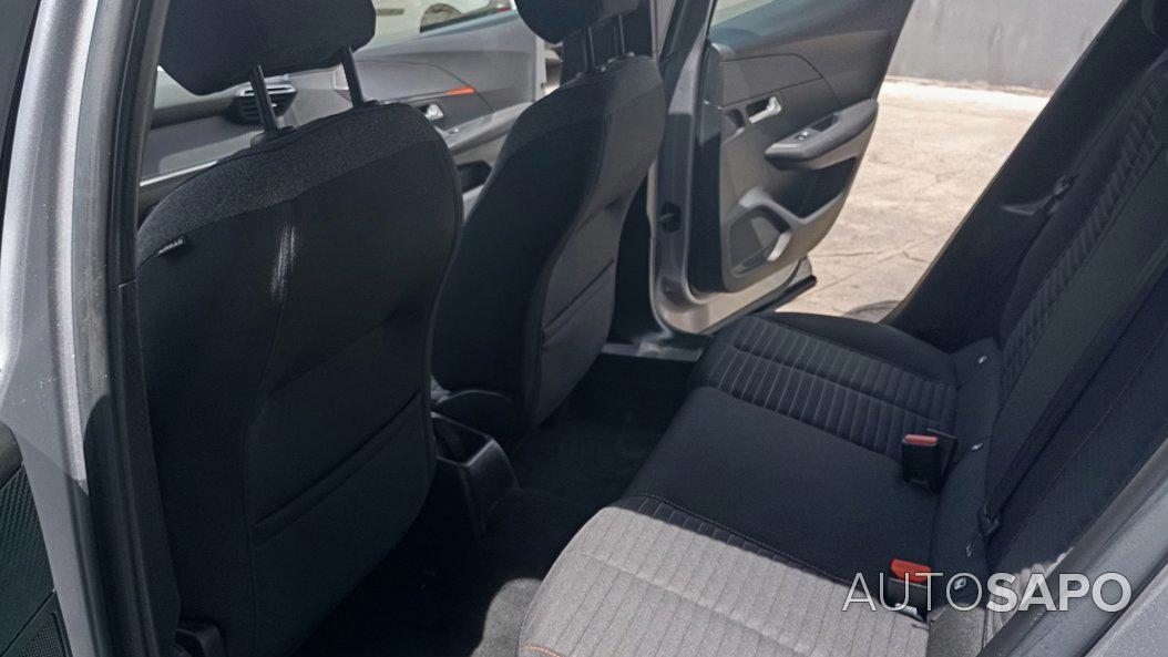 Peugeot 2008 1.2 PureTech Active EAT8 de 2021