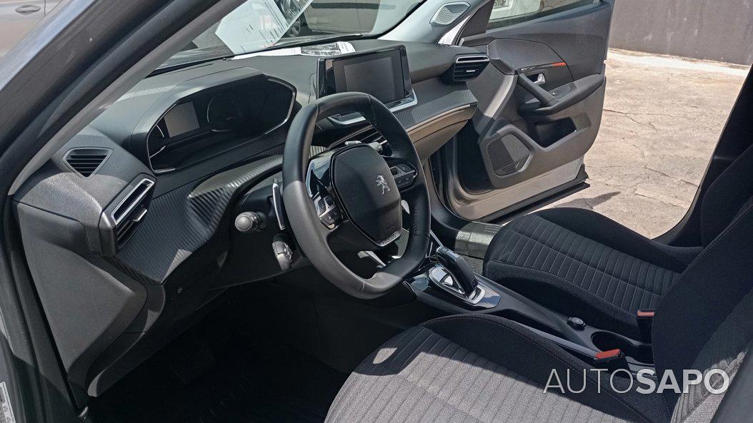 Peugeot 2008 1.2 PureTech Active EAT8 de 2021