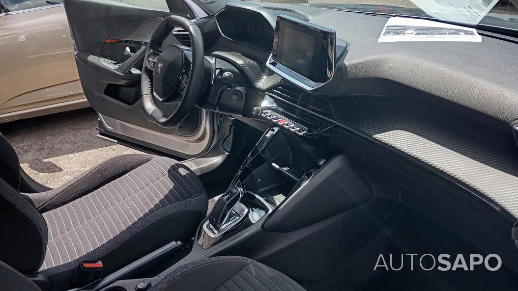 Peugeot 2008 1.2 PureTech Active EAT8 de 2021