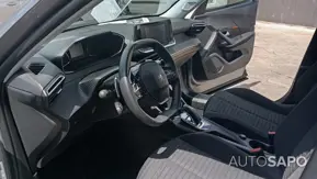Peugeot 2008 1.2 PureTech Active EAT8 de 2021