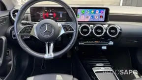 Mercedes-Benz Classe CLA 180d Shooting Brake Caixa Auto de 2024