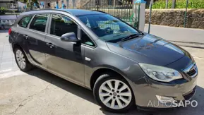 Opel Astra J Sports Tourer de 2011