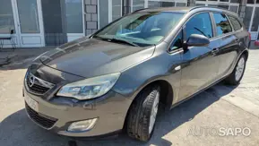 Opel Astra J Sports Tourer de 2011