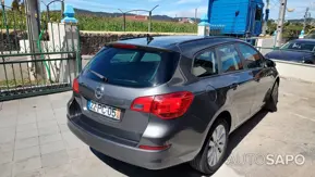 Opel Astra J Sports Tourer de 2011