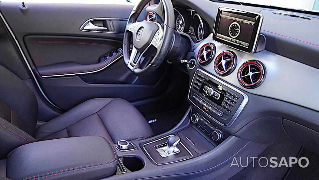 Mercedes-Benz Classe GLA 45 AMG 4-Matic de 2015