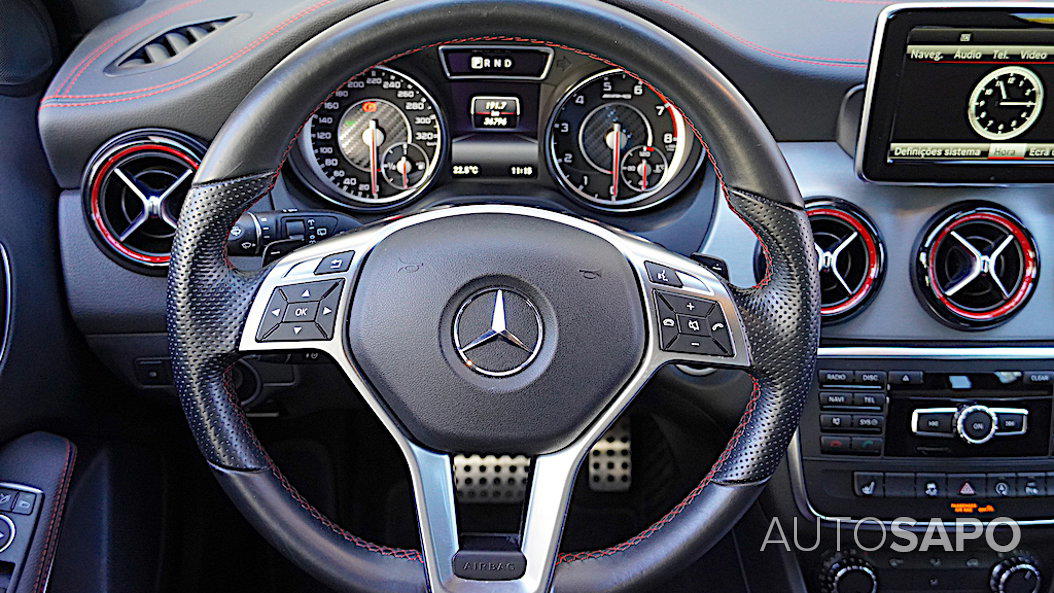 Mercedes-Benz Classe GLA 45 AMG 4-Matic de 2015