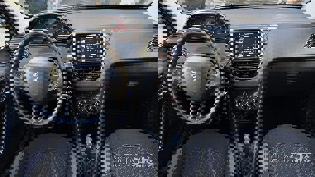 Peugeot 208 de 2012