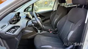 Peugeot 208 de 2012