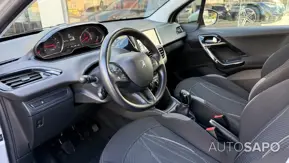 Peugeot 208 de 2012