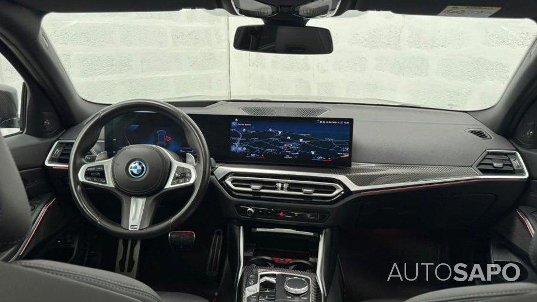 BMW Série 3 330 e Pack M Auto de 2023