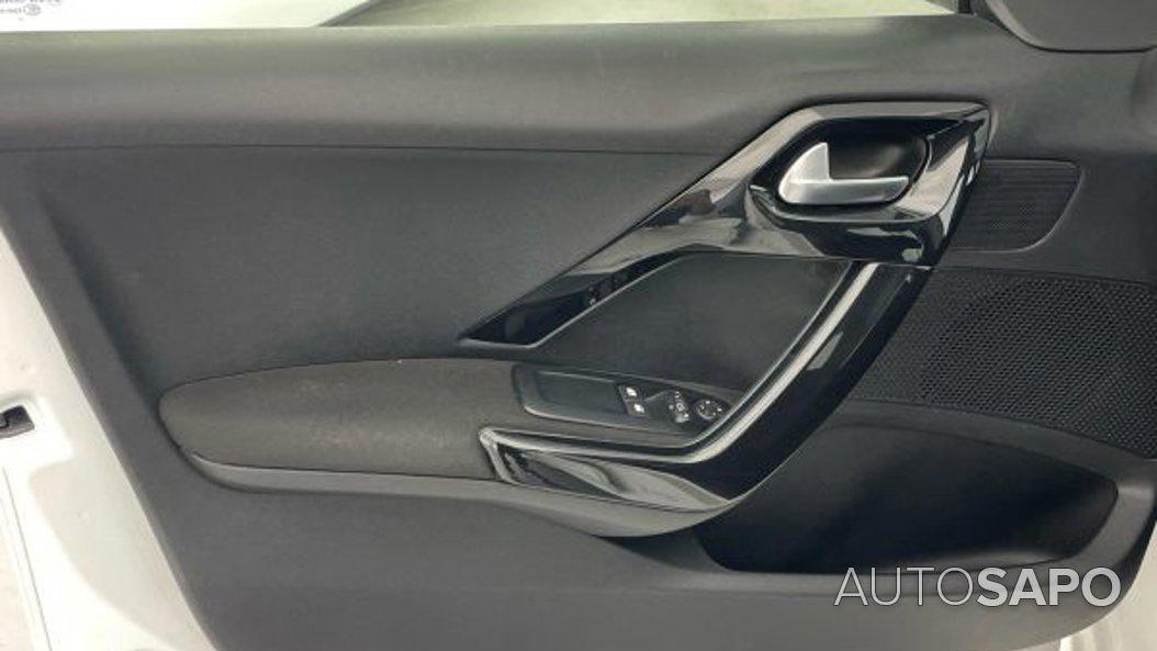 Peugeot 208 1.2 PureTech Style de 2018