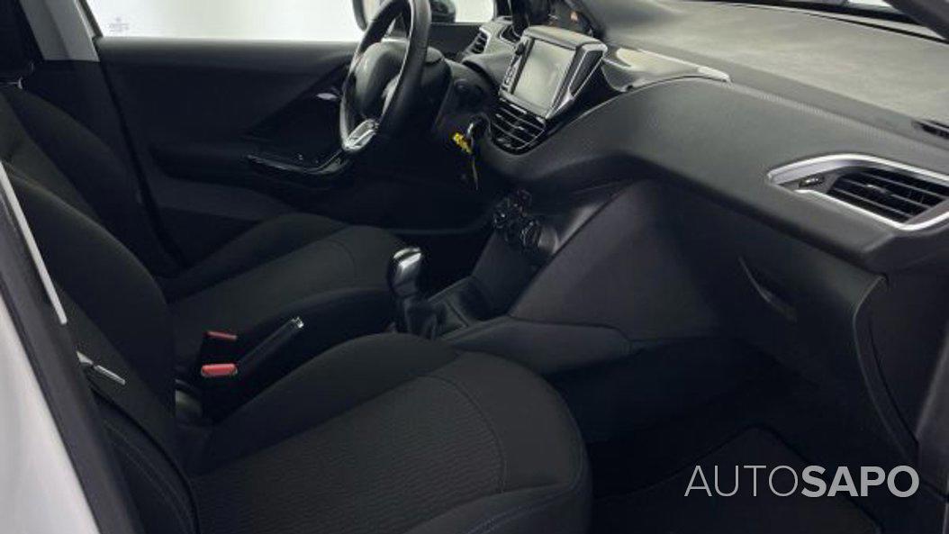 Peugeot 208 1.2 PureTech Style de 2018