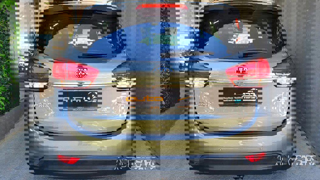Kia Carens 1.7 CRDi ISG TX de 2015