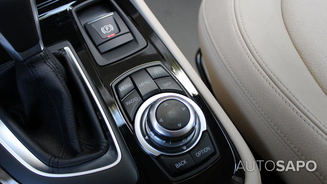 BMW Série 2 Active Tourer 218 d Advantage Auto de 2014