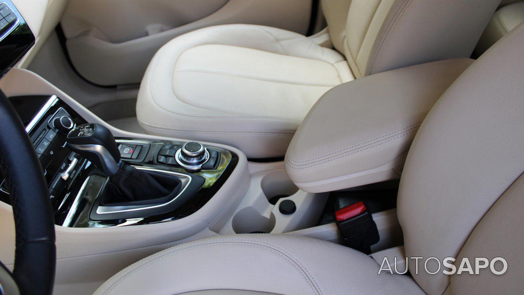 BMW Série 2 Active Tourer 218 d Advantage Auto de 2014